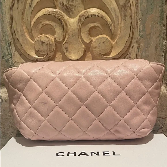 EUC Chanel Pink Quilted Lamskin CC Cosmetic Bag with Chanel Box - Picture 5 of 14